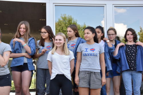 js_Leiteraction_1800077