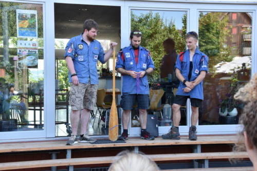 js_Leiteraction_1800098